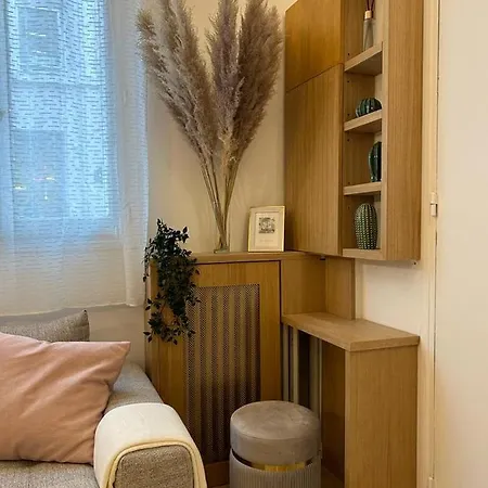 Apartment Avec Mezzanine Arc De Triomphe